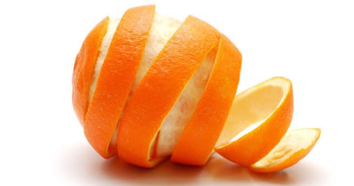 Калорийность 1 апельсина без кожуры. Апельсиновая корка. Кожура апельсина. Цедра апельсиновая. Шкурка апельсина.
