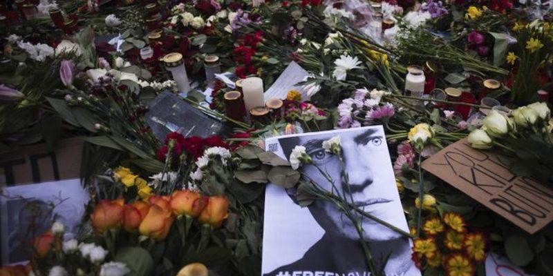 Похороны Навального и "выборы" Путина. Почему россияне вели себя смирно и чего не стоит делать нам