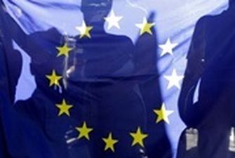 Еврокомиссия поможет украинским беженцам в обмене гривны на евро