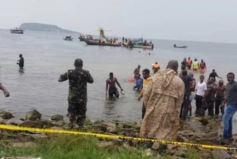 В катастрофе пассажирского самолета в Танзании погибли по меньшей мере 19 человек
