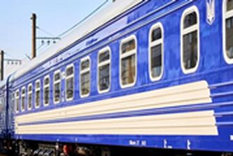 Укрзализныця отменяет поезд Киев - Рахов