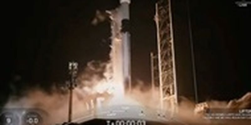 SpaceX запустила на Луну частный посадочный аппарат
