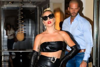 Леді Гага епатувала у сексуальному вбранні: гарячі фото
