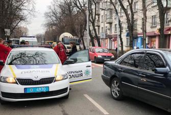 ДТП в Черкассах: водитель на евробляхе сбил женщину и затолкал ее в свой Mercedes