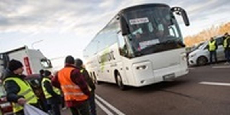 Поляки начали блокировать автобусы на границе - ГПСУ
