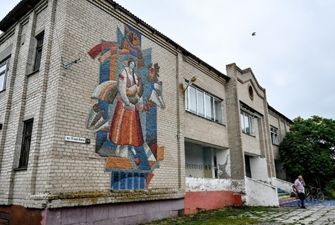 Школа без крыши, дома без окон: россияне два дня подряд обстреливают село под Запорожьем
