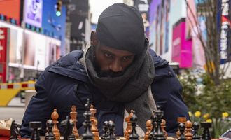 Рекордная партия: мужчина играл в шахматы 60 часов на Times Square