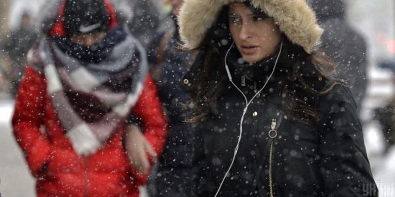 Мокрий сніг та сильний вітер. Яку погоду слід очікувати в Україні 8 грудня