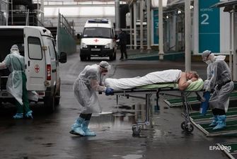 В РФ впервые более 1200 смертей от COVID за сутки