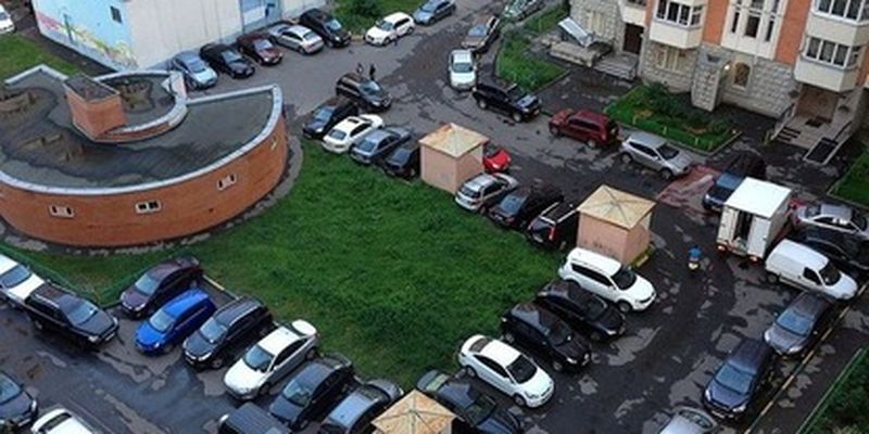 Парковка в Киеве по-новому: какие тарифы будут в разных районах и как платить меньше