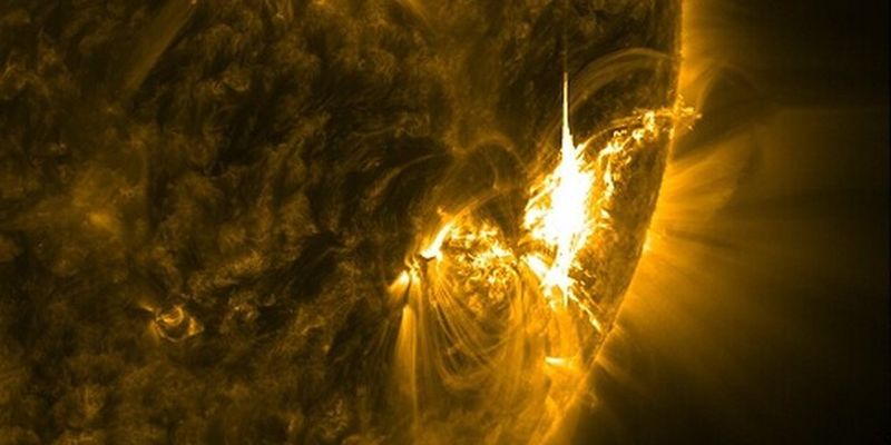 На Солнце взорвалась нить магнетизма: появился прогноз по магнитным бурям
