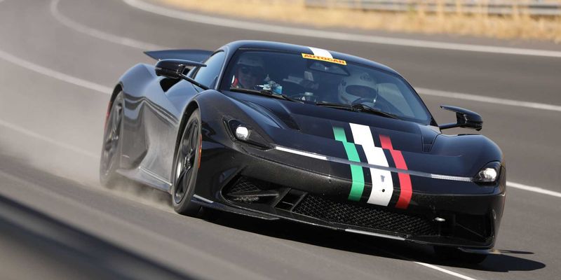 Самый быстрый итальянский суперкар установил два мировых рекорда