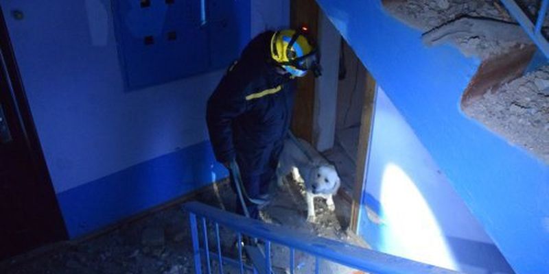 Вибух будинку в Новій Одесі: тривають пошуки людей під завалами