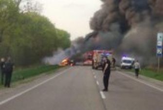 Пожежа за участі бензовоза на Рівненщині ліквідована; 16 загиблих та 12 постраждалих