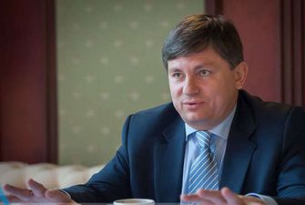 Нардеп Герасимов судиться із Зеленським, хоче повернути ранг Надзвичайного і Повноважного Посла