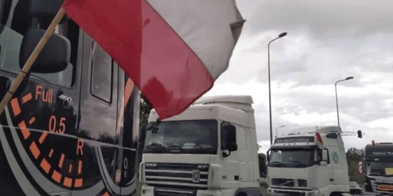 Поляки впервые с 9 февраля разблокировали самый большой пункт пропуска на границе с Украиной