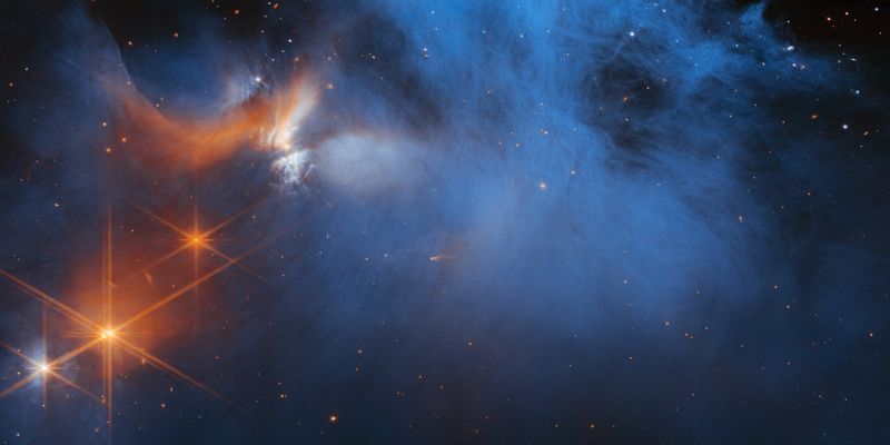 Космическая морозилка. Телескоп Уэбб нашел элементы жизни в самом холодном молекулярном облаке