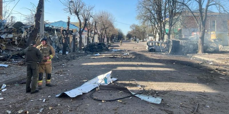 Войска РФ сбросили четыре КАБа на город в Сумской области: есть погибшая и раненые