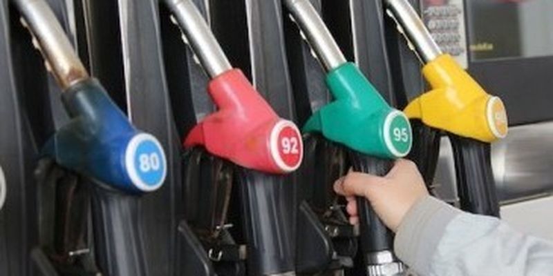 В Минэкономики назвали причины снижения цен на бензин