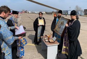 Українські священики на вертольоті захистили Запоріжжя від коронавірусу - "Дивитися онлайн безкоштовно", відео