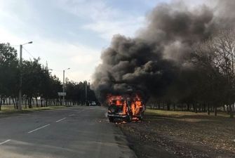 Охватило пламя прямо на ходу: с полицейским авто под Одессой произошло жуткое ЧП, фото