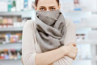 Антибиотики и витамины не помогут: как лечить простуду правильно, не тратя сумасшедшие деньги