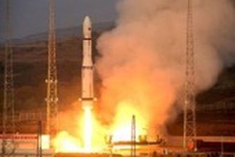 Китай запустив у космос три нові супутники