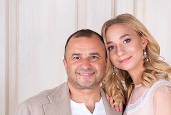 Виктор Павлик и его молодая невеста задумываются о пополнении в семье - пара уже выбрала имена/54-летний артист уже воспитывает троих детей