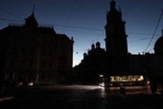 У Львові чути вибухи і є проблеми зі світлом: голова ОВА каже про удар по об'єкту енергетики
