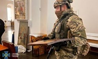 Литовскому дипломату вернули иконы, похищенные оккупантами в Херсоне