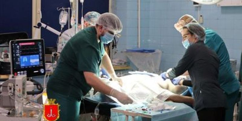 Врачи спасли 43-летнего мужчину: в Одессе впервые сделали трансплантацию сердца