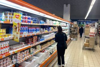 От 35 гривен за литр: в Украине супермаркеты обновили цены на молоко, творог и сметану
