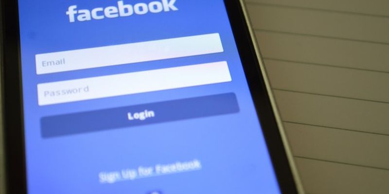 У бухгалтера Facebook украли жесткий диск с данными 29 тысяч сотрудников