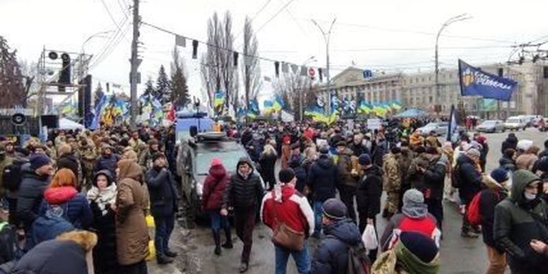 У центрі Києва прихильники Порошенка, які приїхали на розгляд його апеляції, спричинили значні затори