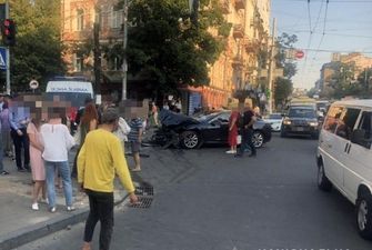 В центре Киева внедорожник въехал в пешеходов, пострадали 6 человек