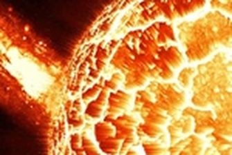 Физики узнали, почему на Солнце появляются гигантские огненные торнадо