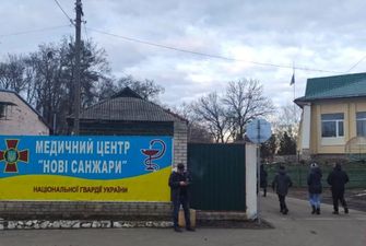 Двери не закрываются, а душ бьет током: стало известно, в каких условиях живут “уханьские” украинцы