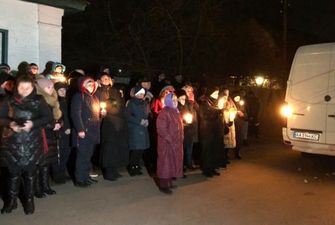 В Козельце прощаются с погибшим в катастрофе МАУ Игорем Матьковым: кортеж встречали живым коридором