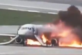 Ударился, подпрыгнул и загорелся: обнародовали полное видео смертельного приземления самолета в Шереметьево