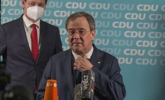 Преемник Меркель "засветил" бюллетень на выборах