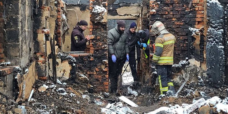 Двое мальчиков были с мамой, а средний - с папой: семья сгорела заживо из-за удара россиян по Харькову