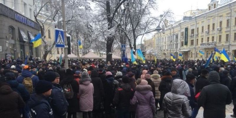 Об'єднавчий Собор спровокував у Києві щось страшне: до центру стягують війська, перші арешти вже на фото