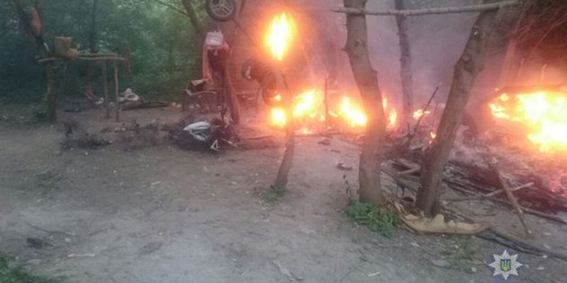 Суд смягчил приговор двум нападавшим на ромский лагерь во Львове