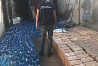 В Харьковской области изъяли почти 10 тысяч литров поддельного алкоголя