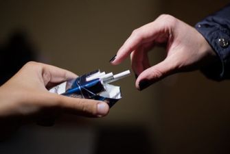 Мужчины в Украине курят в три раза чаще женщин