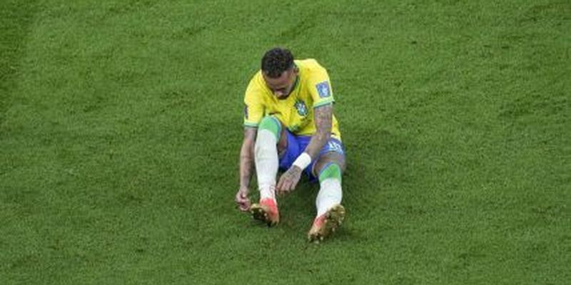 Плакав на лаві запасних: Неймар отримав серйозну травму у матчі ЧС-2022