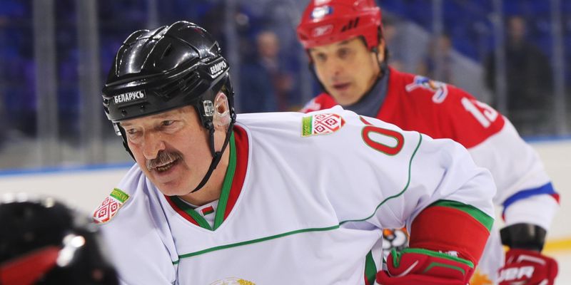 Хоккей против коронавируса: Лукашенко в своем стиле высказался о пандемии