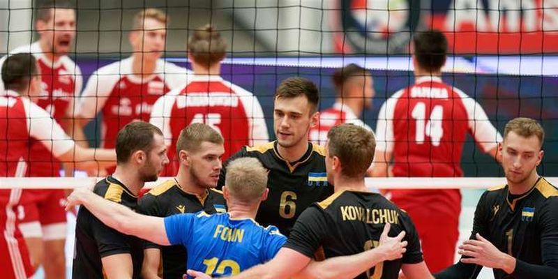 Збірна України розгромно програла полякам на ЧЄ з волейболу