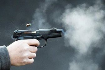 В Киеве стреляли в женщину на улице