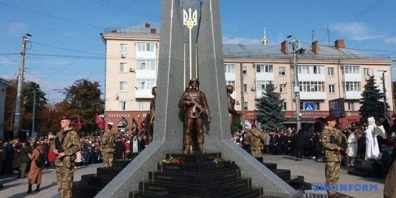В Житомире открыли памятник защитникам Украины